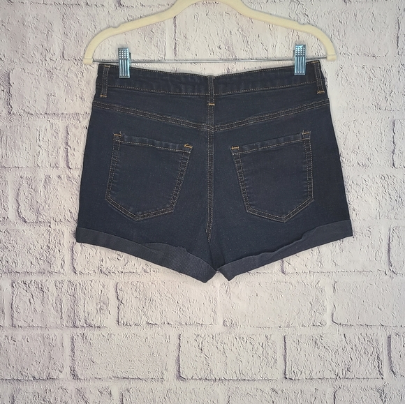 💙 Forever 21 Dark Wash High Waisted Denim Shorts - Picture 2 of 6